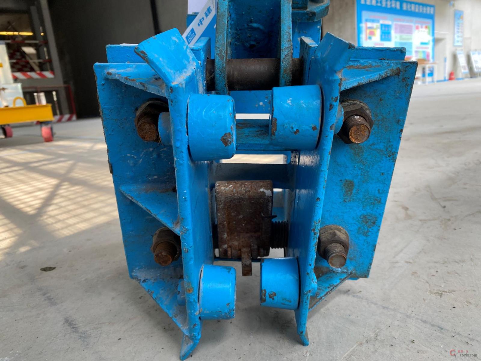 图3-32 防倾导向装置(2)