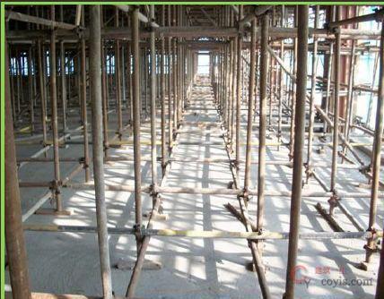 图4-7 扣件式钢管支撑立杆设置(1)