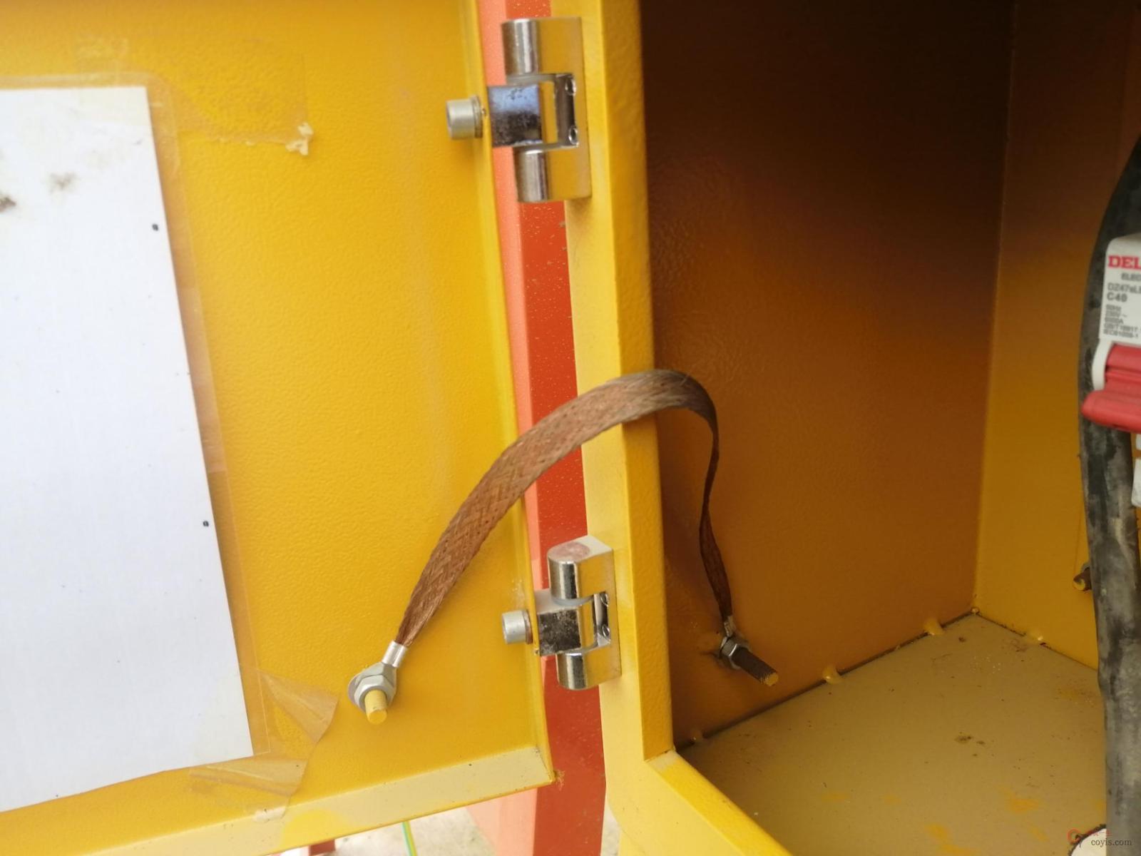 图5-23 箱门及箱体使用编织软铜线连接