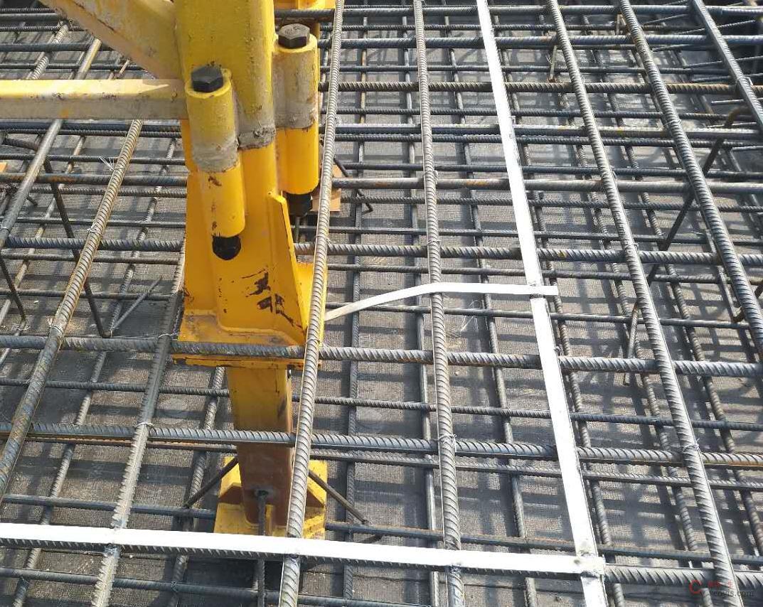 图5-33 塔吊接地示意图