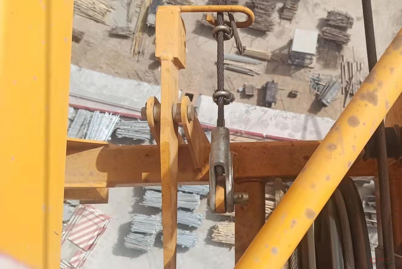 图6-22 塔吊变幅小车防断绳保险