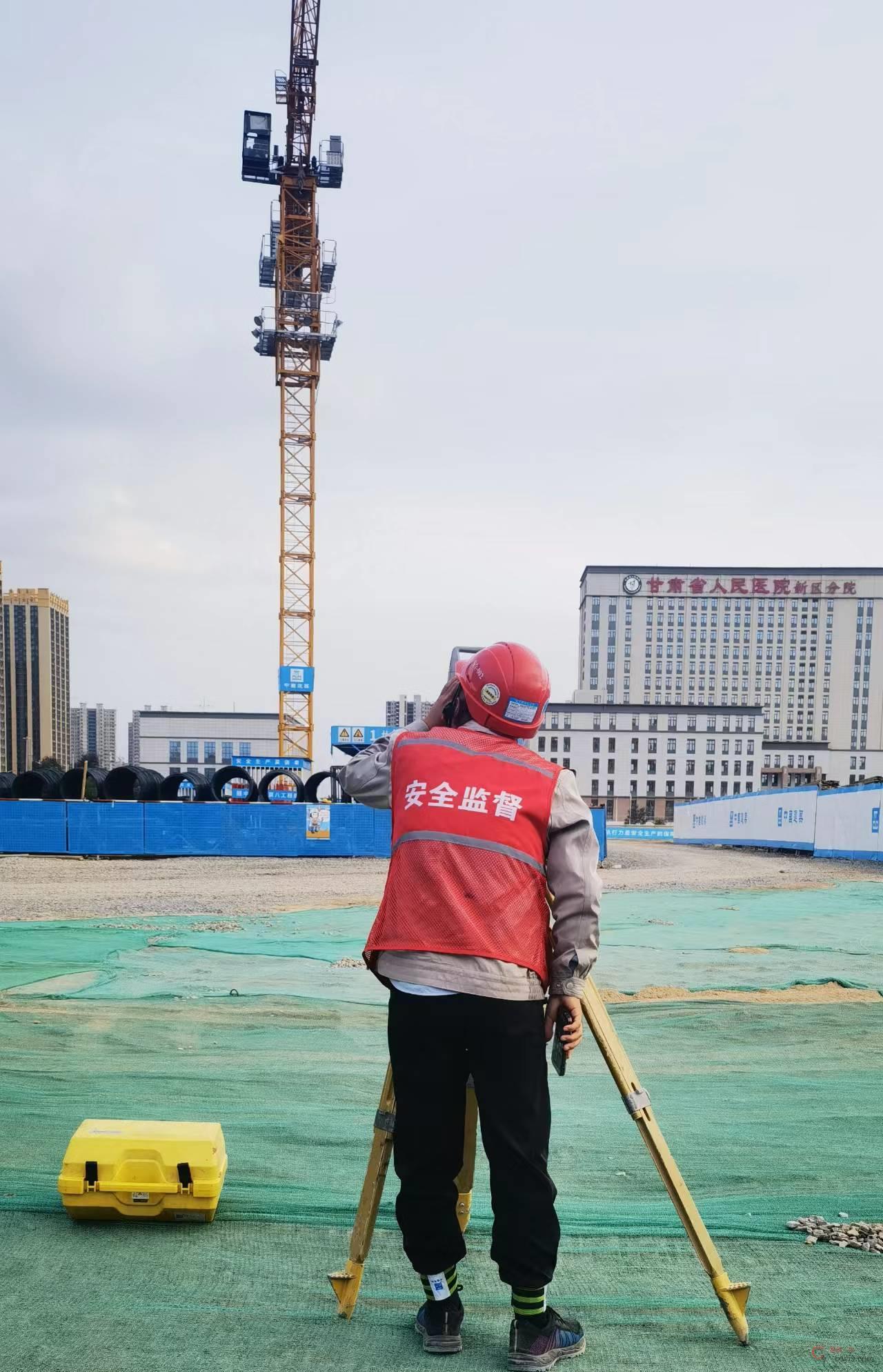 图6-35 塔吊垂直度测量