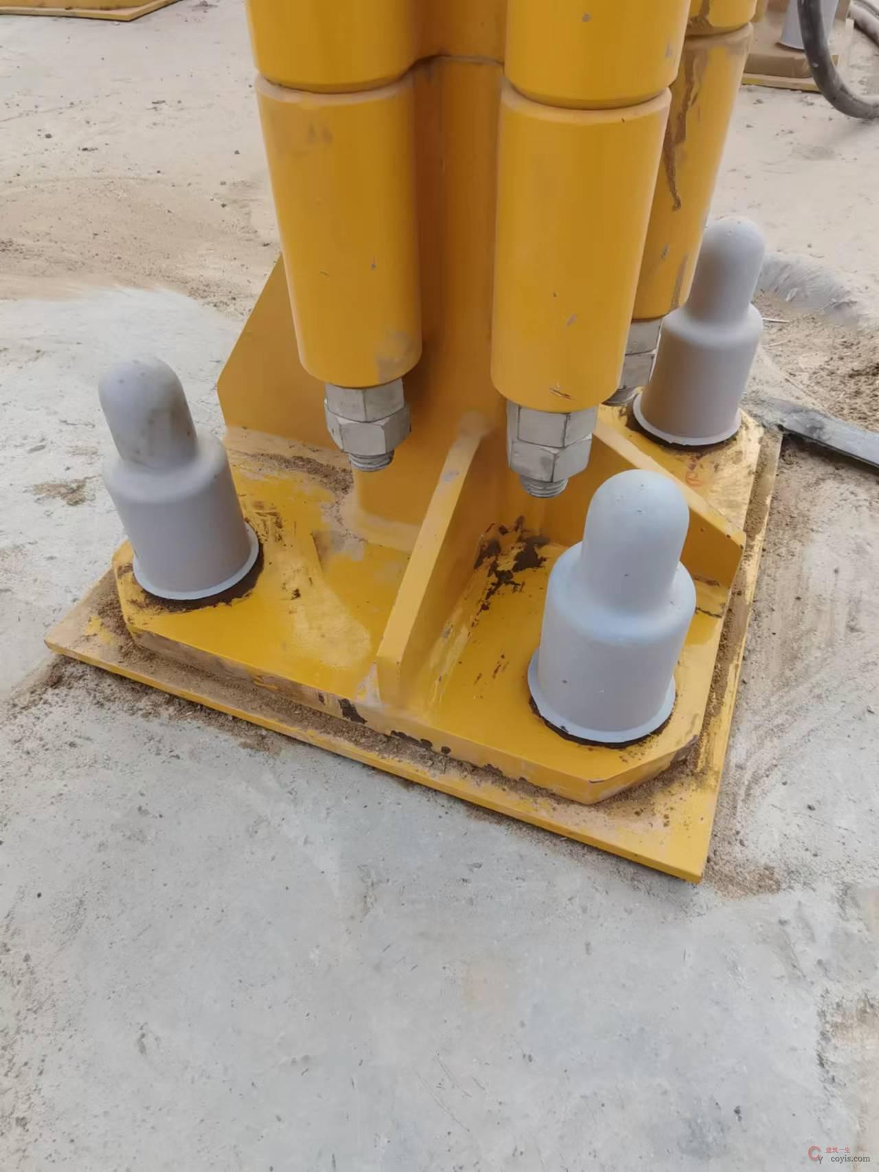 图6-45 塔吊高强度地脚螺栓