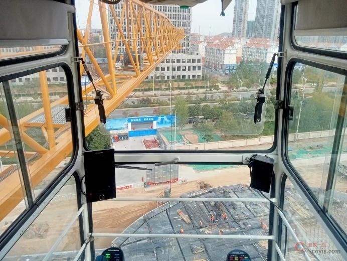 图6-52 塔吊驾驶室