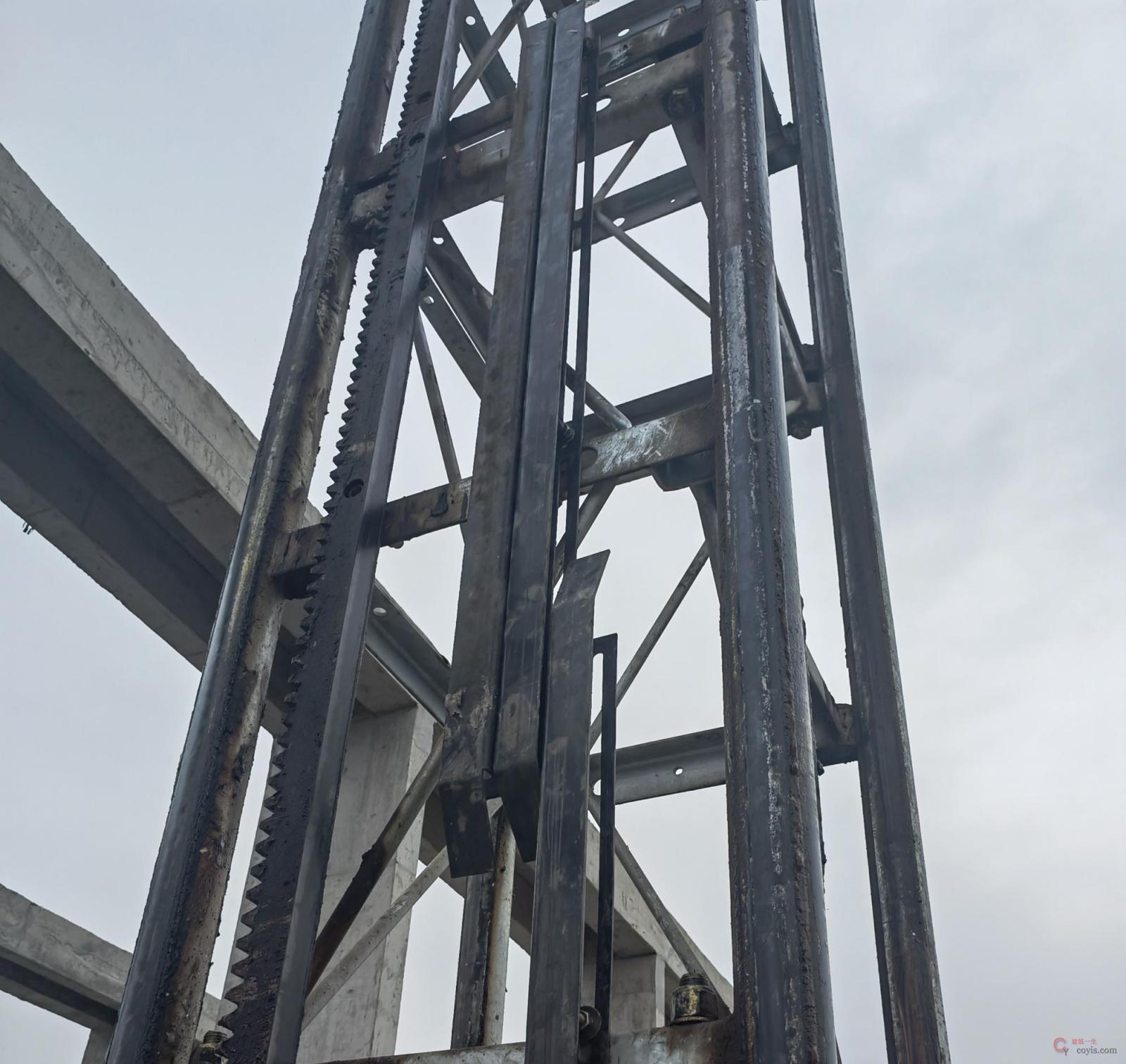 图6-84 施工升降机限位器挡板