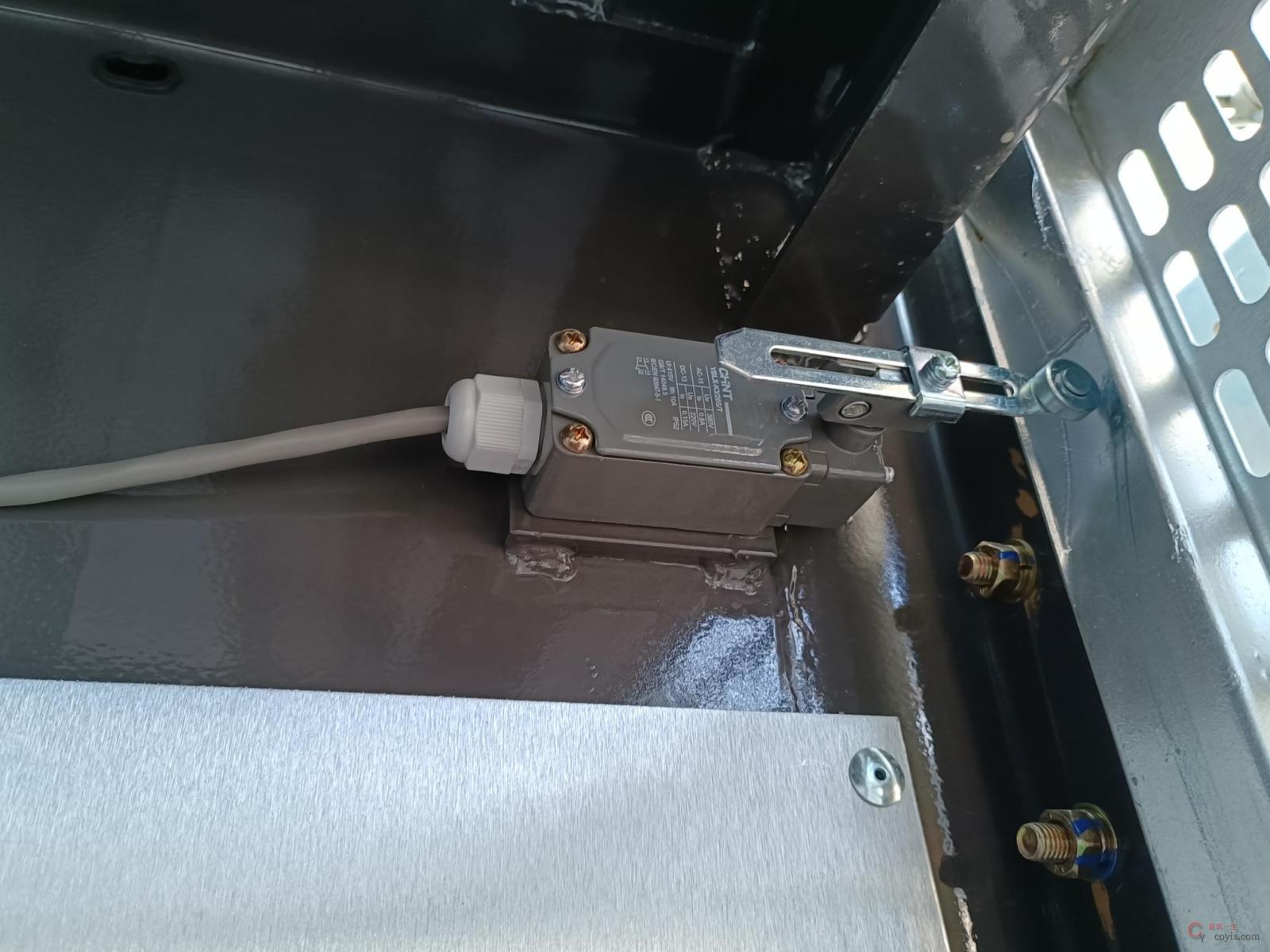 图6-86 施工升降机笼门电气限位