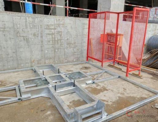 图6-94 施工升降机底架