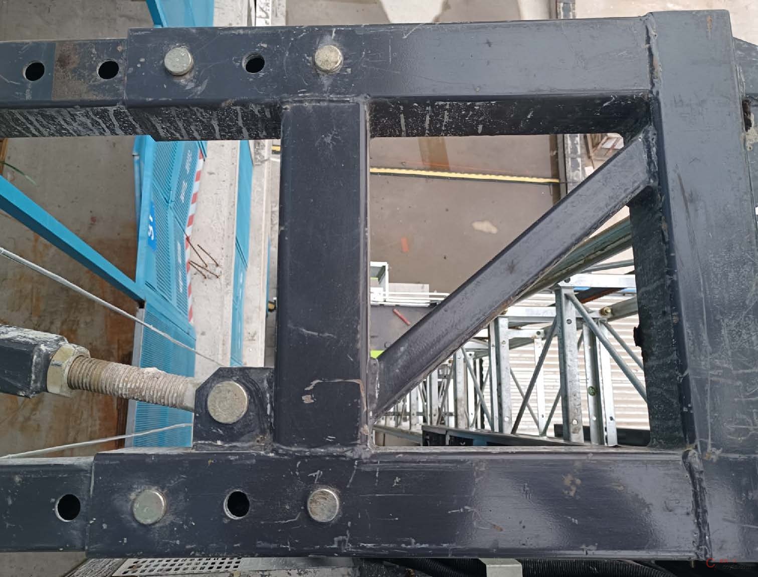 图6-103 施工升降机连接销轴