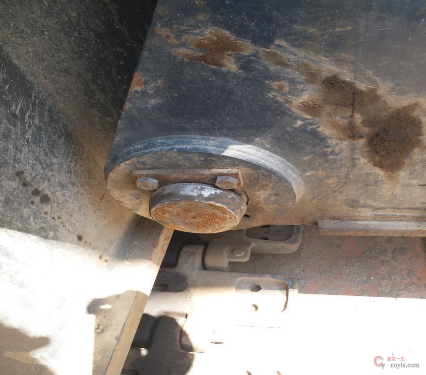 图6-130 履带吊零部件安装完好