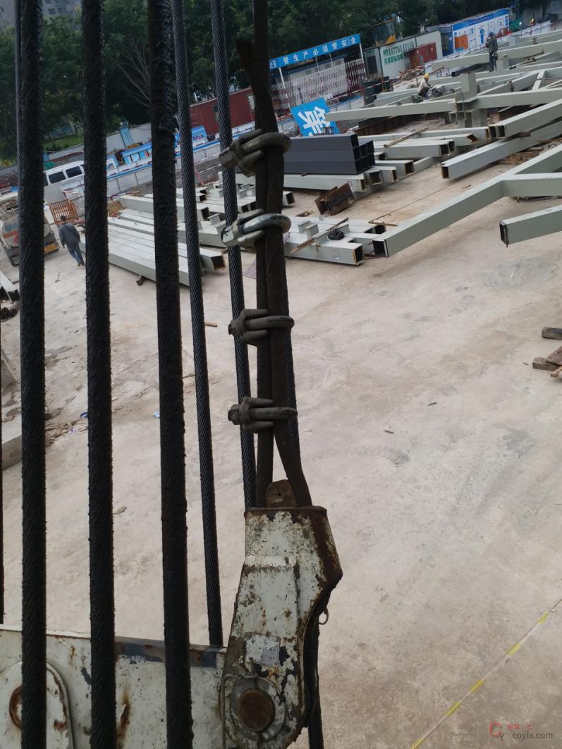 图6-139 履带吊绳头绳夹按要求安装