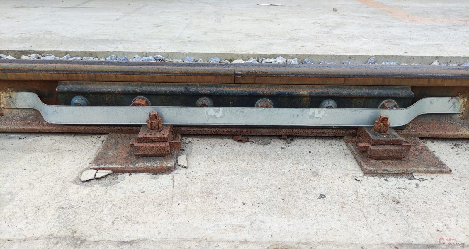 图6-164 龙门吊轨道接头