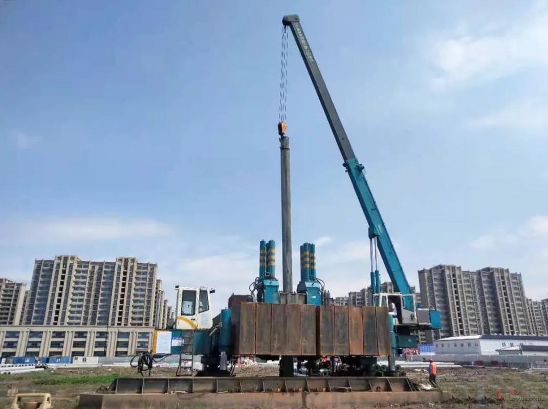 图6-182 桩机吊桩(1)