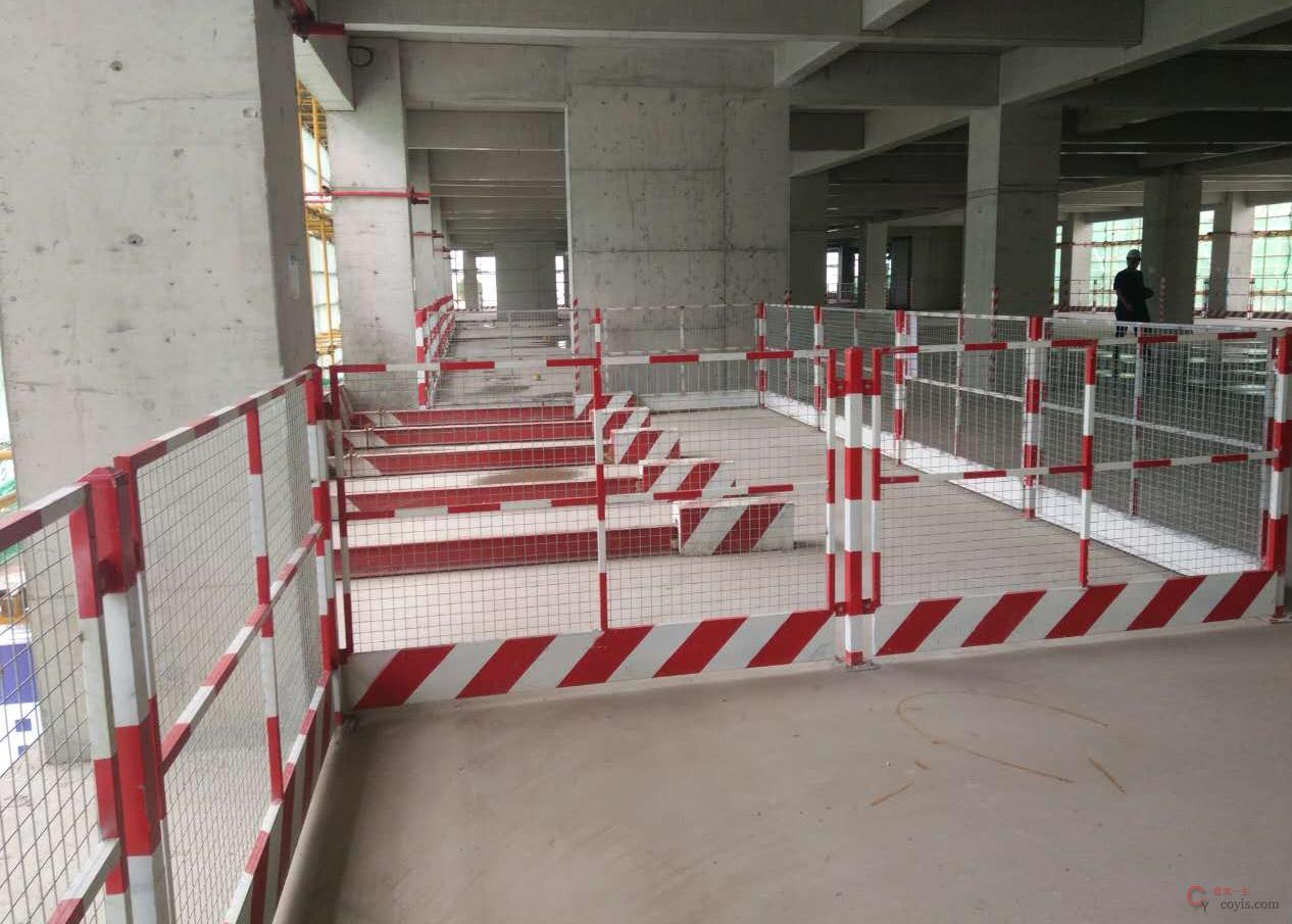 图7-42 楼层临边防护(1)