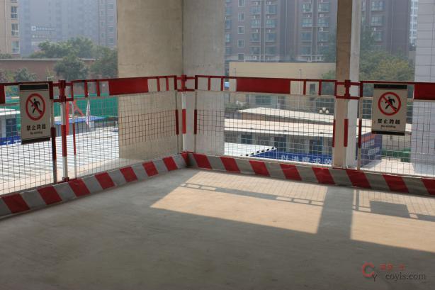 图7-42 楼层临边防护(2)