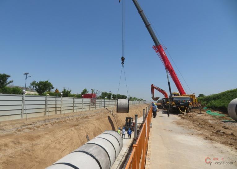 图8-23 管道吊装