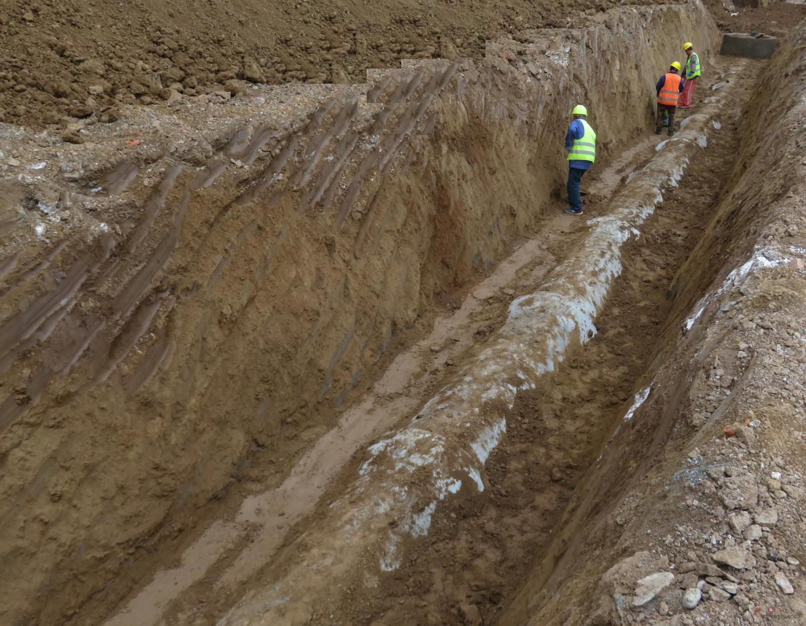 图8-24 沟槽回填(1)