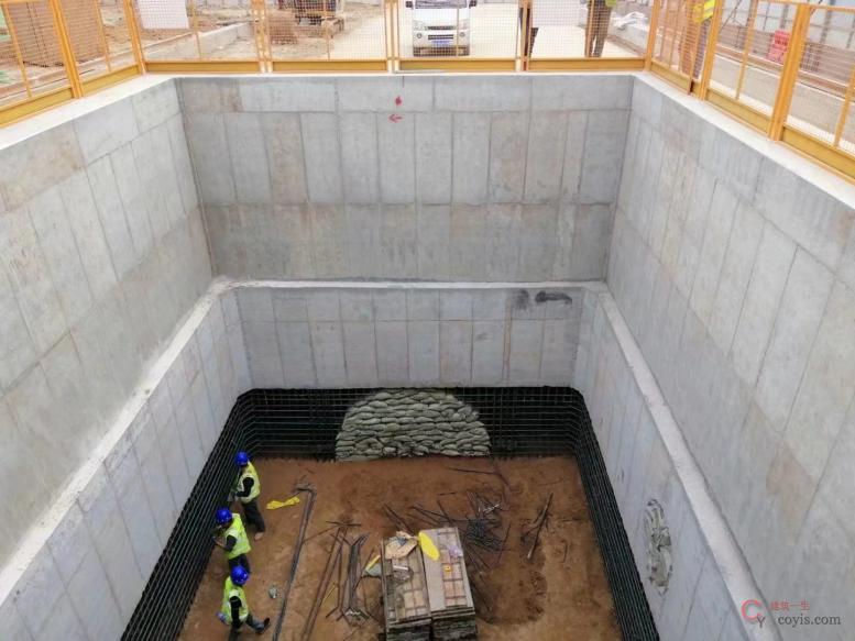 图8-25 基坑支护形式(逆作法)