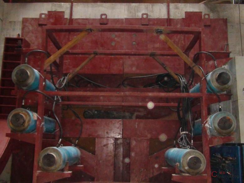 图8-34 顶管后背墙设置