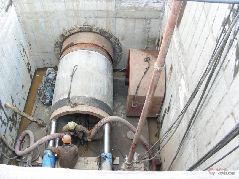 图8-36 洞口止水装置