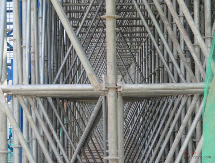 图8-58 支架竖向斜撑