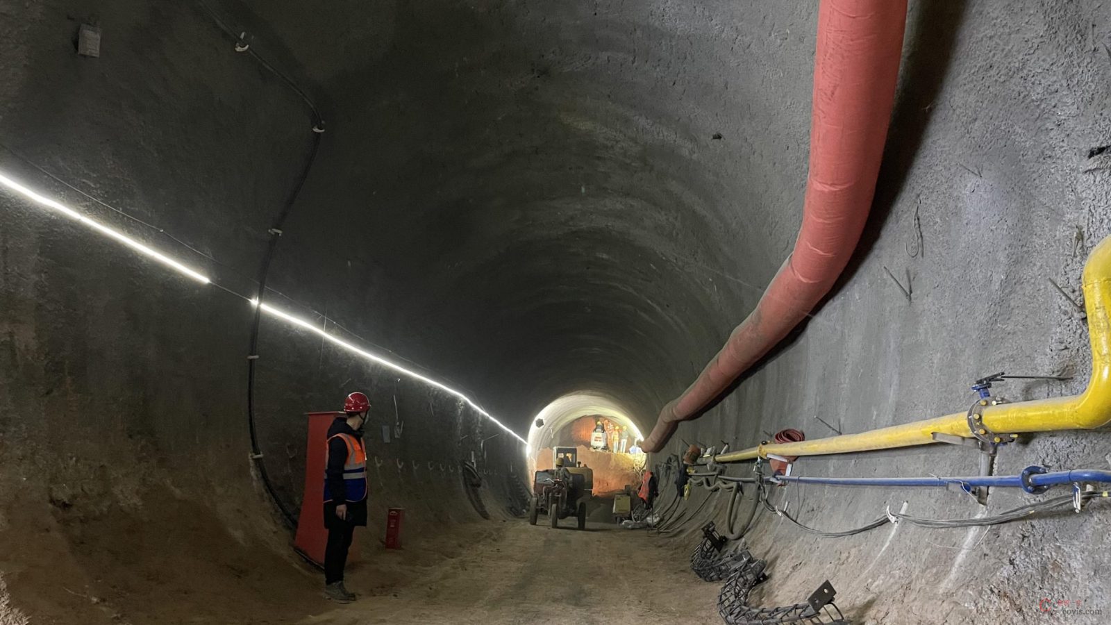 图8-89 隧道支风管(2)