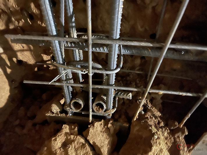 图8-115 锁脚锚杆打设