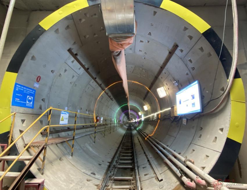 图8-130 隧道内安全通道