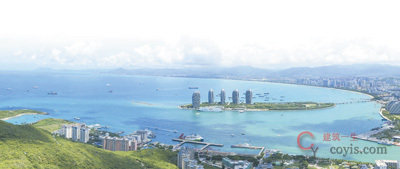 凤凰岛二期工程拆除后的海南三亚湾。   陈聪聪摄