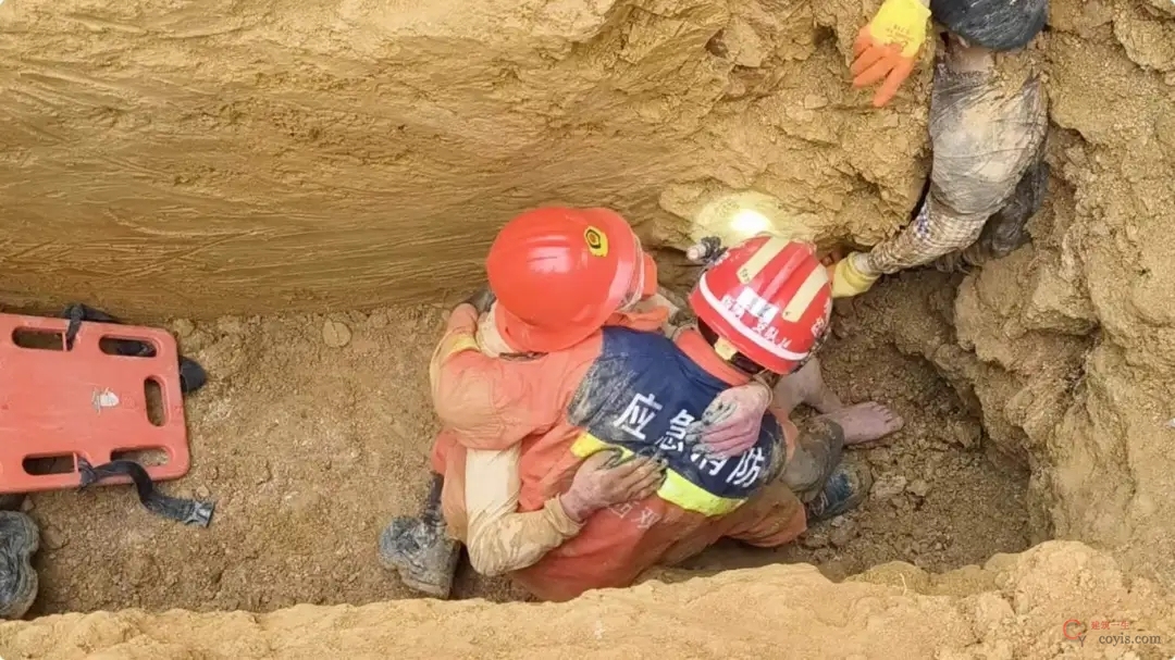 南省西双版纳傣族自治州景洪市基诺山乡杰卓茶厂发生土方坍塌