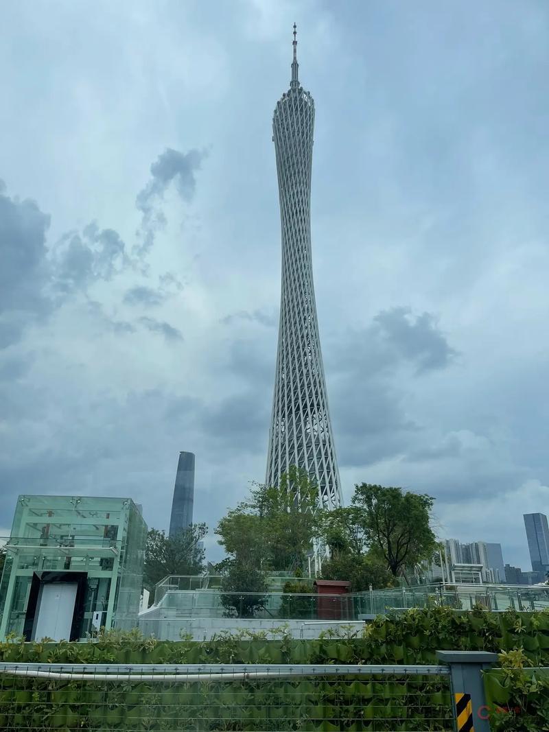 又称广州新电视塔,昵称小蛮腰