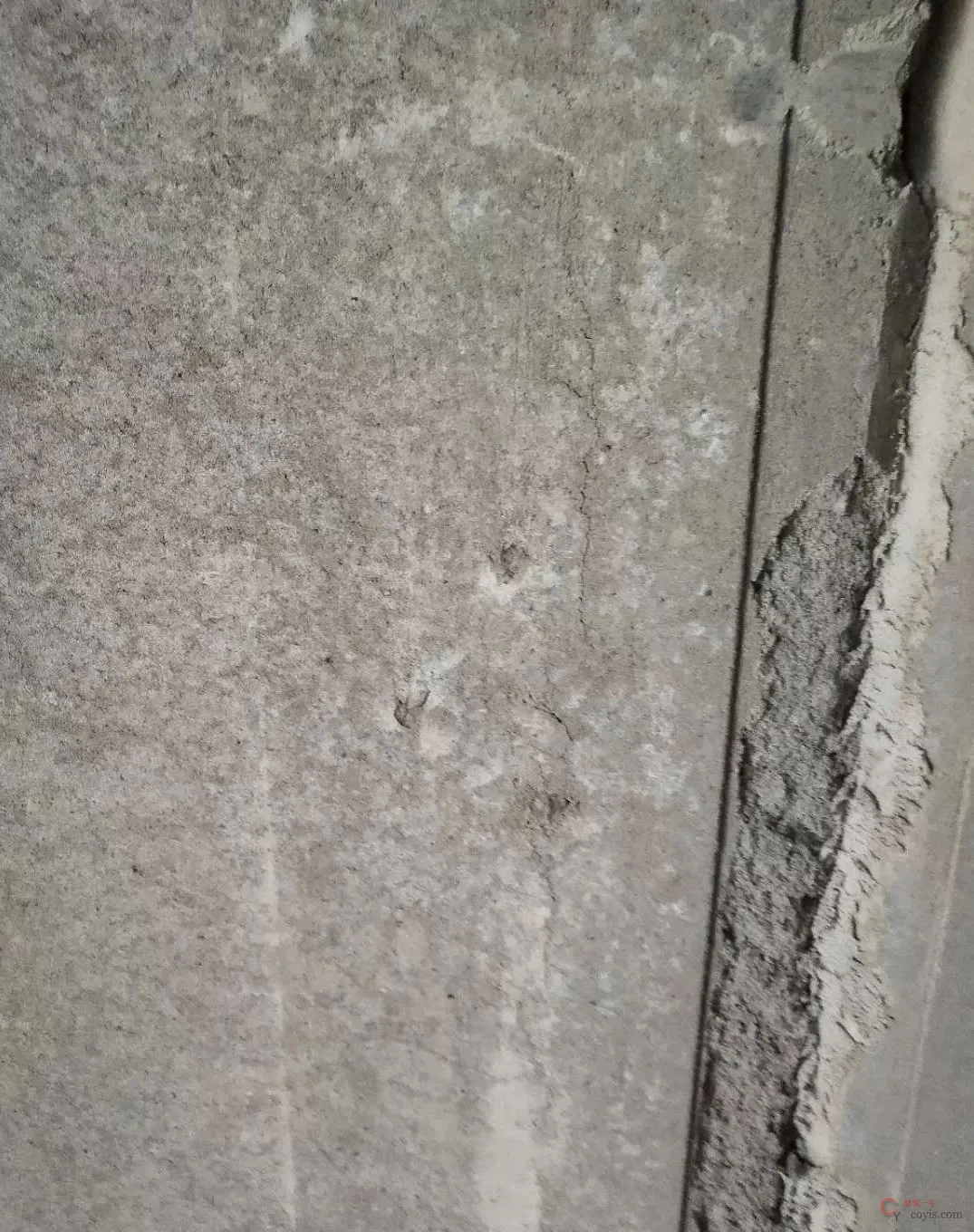 墙板开裂、破损