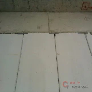 第八步:顶缝发泡剂填塞