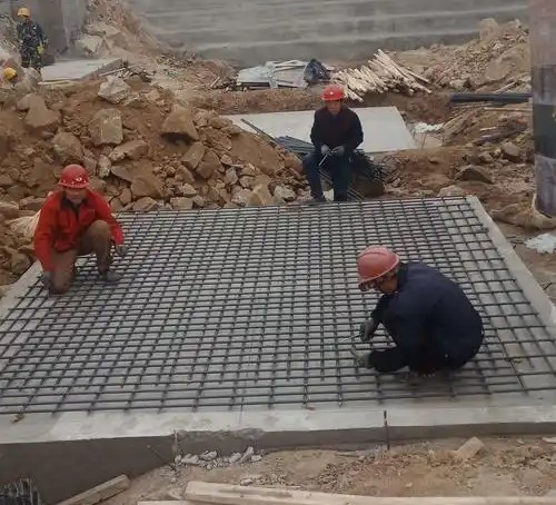 独立基础底板钢筋长方向在上还是在下？哪种情况可以省10%钢筋？看22G101图集如何规定